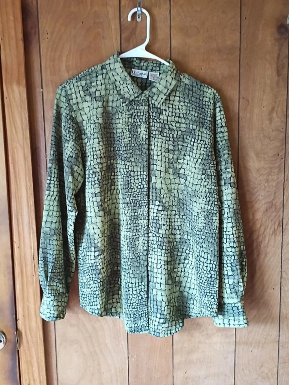 Le Caviar Womens Blouse Size M Green Animal Print Long Sleeve Button Front